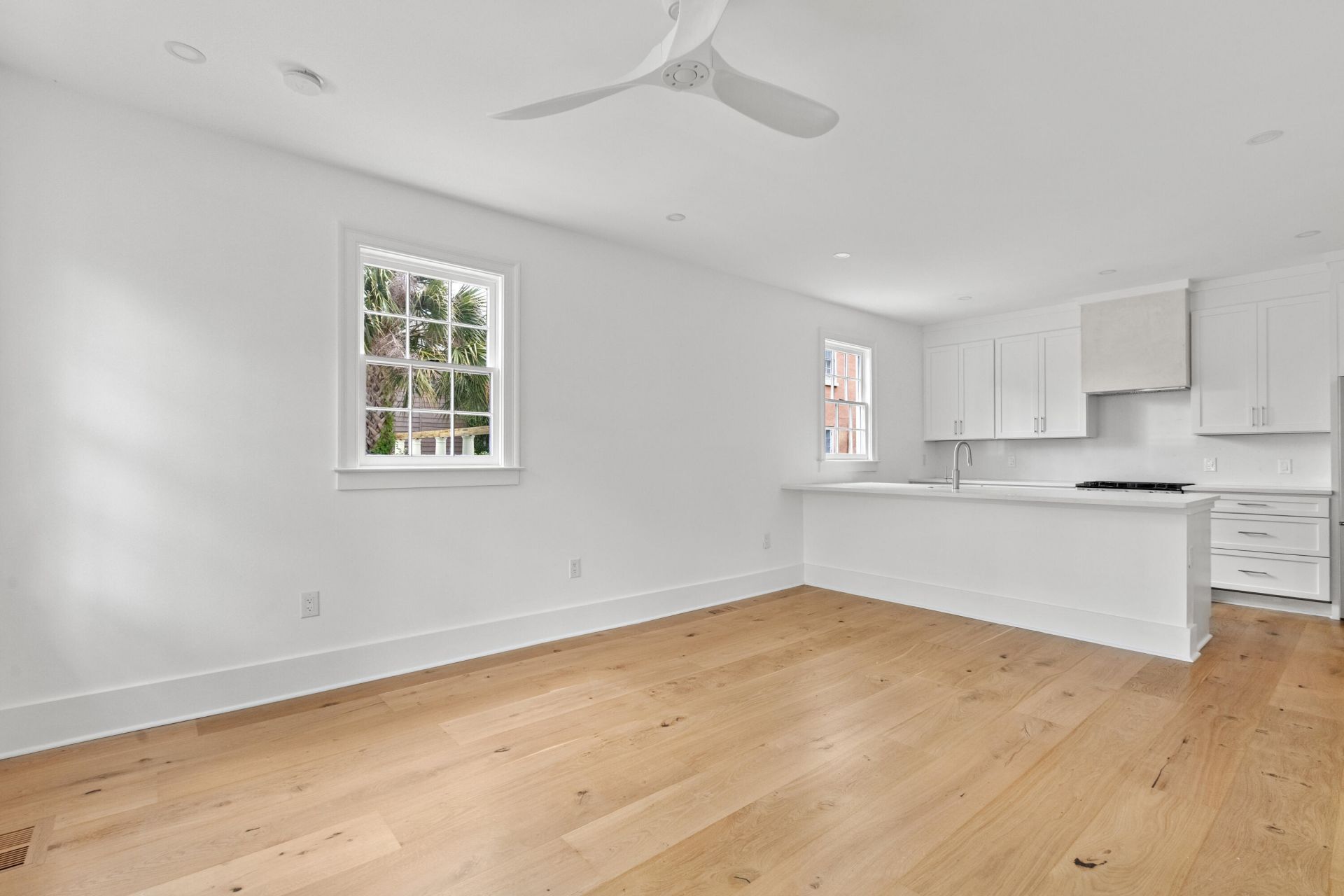 2 Henrietta Street Photo 6