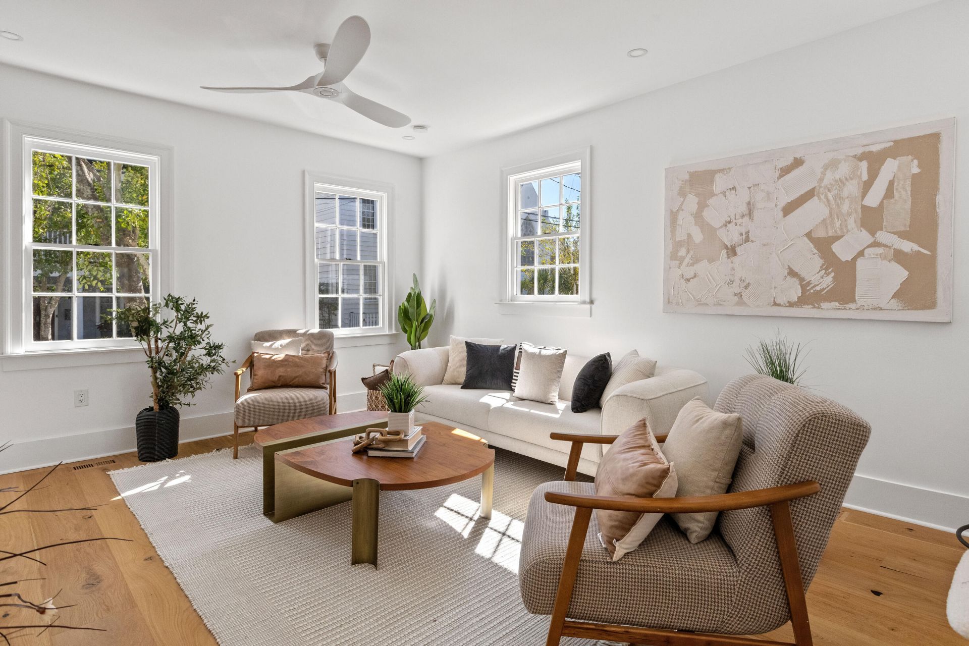 2 Henrietta Street Photo 6