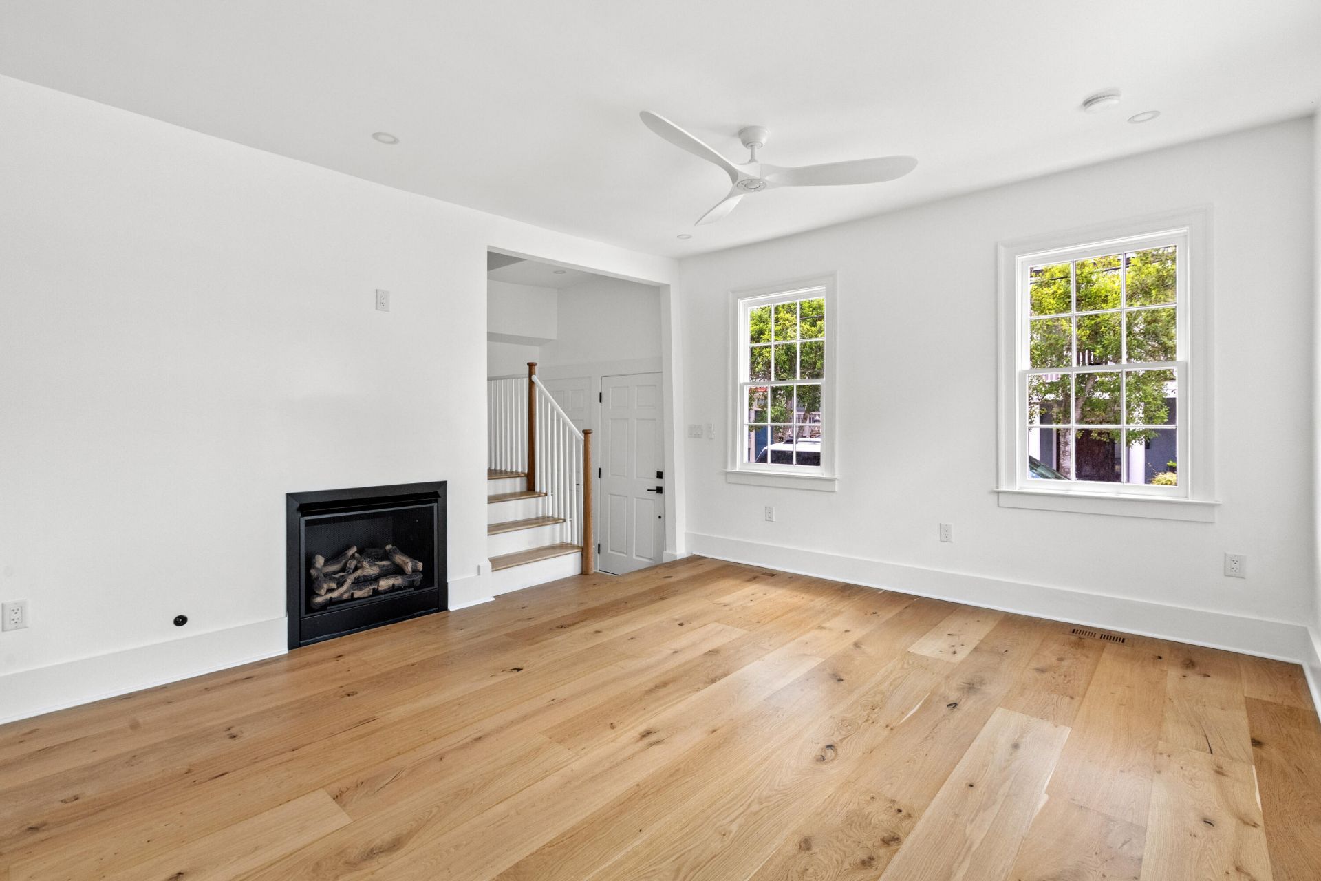 2 Henrietta Street Photo 7
