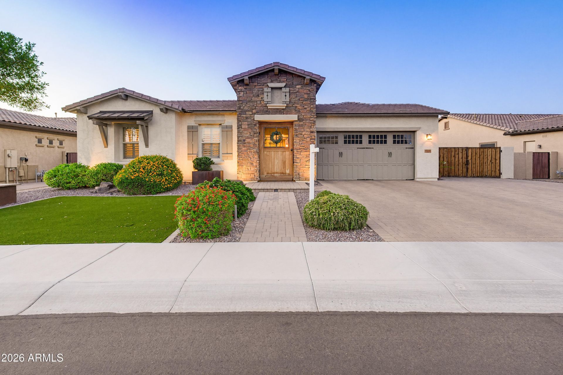 9186 W Louise Drive, Peoria, AZ 85383 Main Photo
