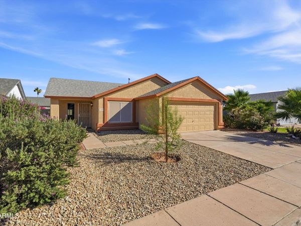 3735 W FIREHAWK Drive, Glendale, AZ 85308