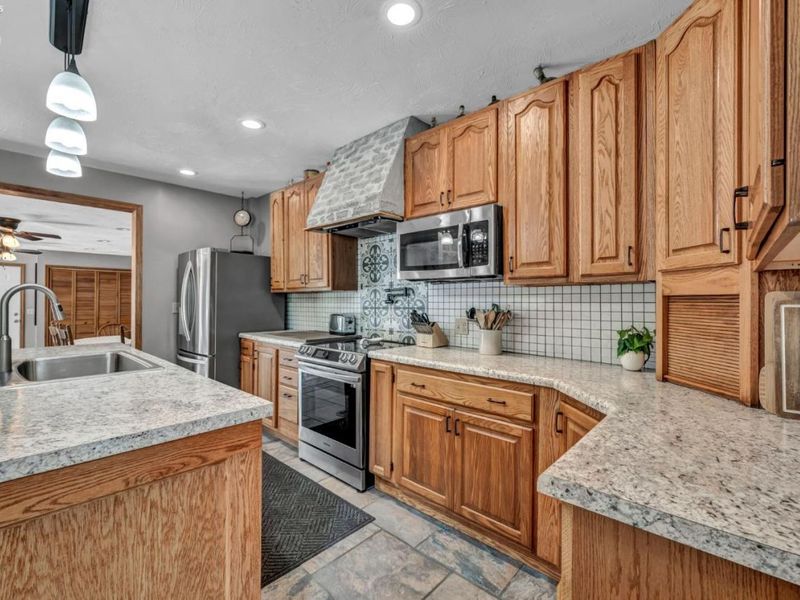 2250 Claus, Vermilion, OH 44089 Photo 12