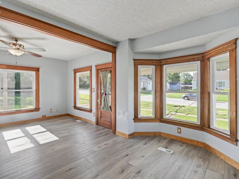 216 W Laurel Street, Willard, OH 44890 Photo 6