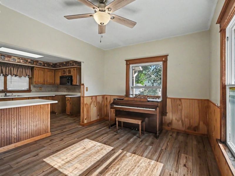 216 W Laurel Street, Willard, OH 44890 Photo 8