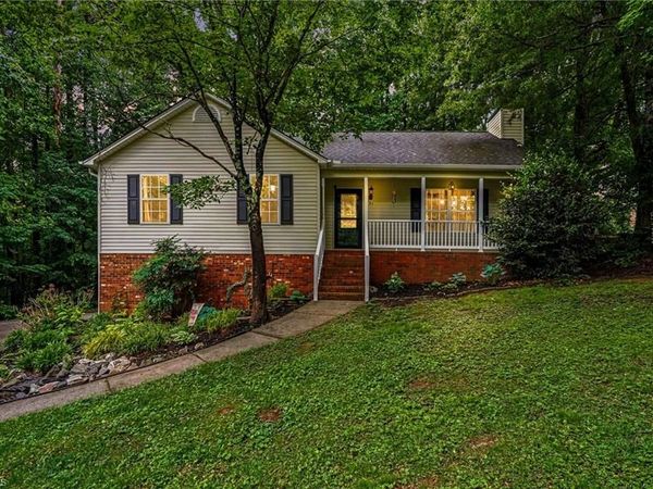 431 Lakecrest Drive , Kernersville, NC 27284