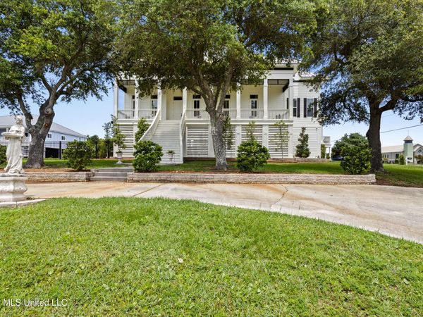 300 S Beach Boulevard, Waveland, MS 39576