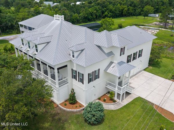 300 S Beach Boulevard, Waveland, MS 39576