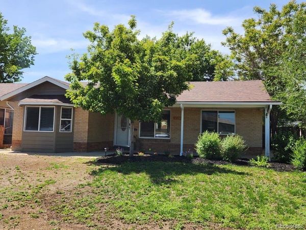 5520 E Thrill Place , Denver, CO 80207