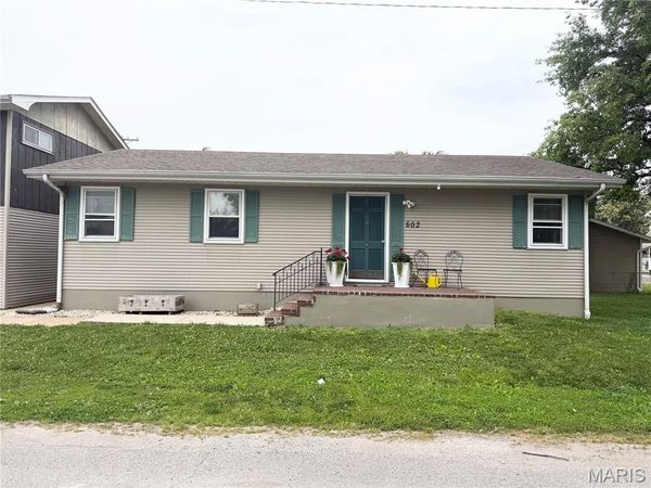 602 Illinois Avenue , Dupo, IL 62239