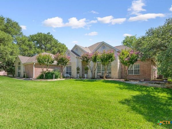 200 Carriage House Road , Salado, TX 76571