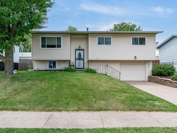 2234 Jebens Avenue , Davenport, IA 52804