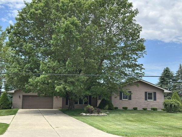 432 N Freedom , Lena, IL 61048