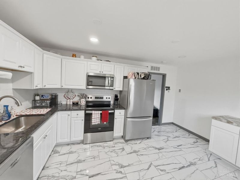 779 Hanson Drive, Forest Park, OH 45240 Photo 23