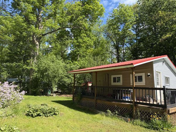 36 Island Drive, Bridport, VT 05734