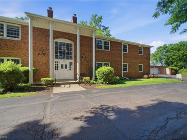 2720 Pease Drive, Unit 218N, Rocky River, OH 44116