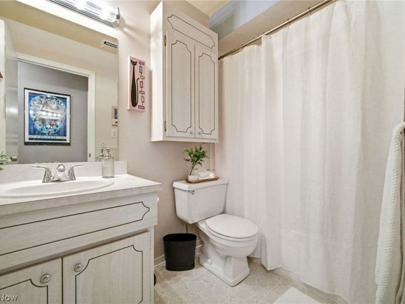 2720 Pease Drive , Unit 218N, Rocky River, OH 44116 Photo 19