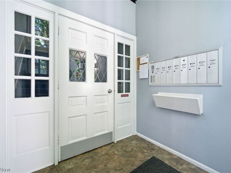 2720 Pease Drive , Unit 218N, Rocky River, OH 44116 Photo 8