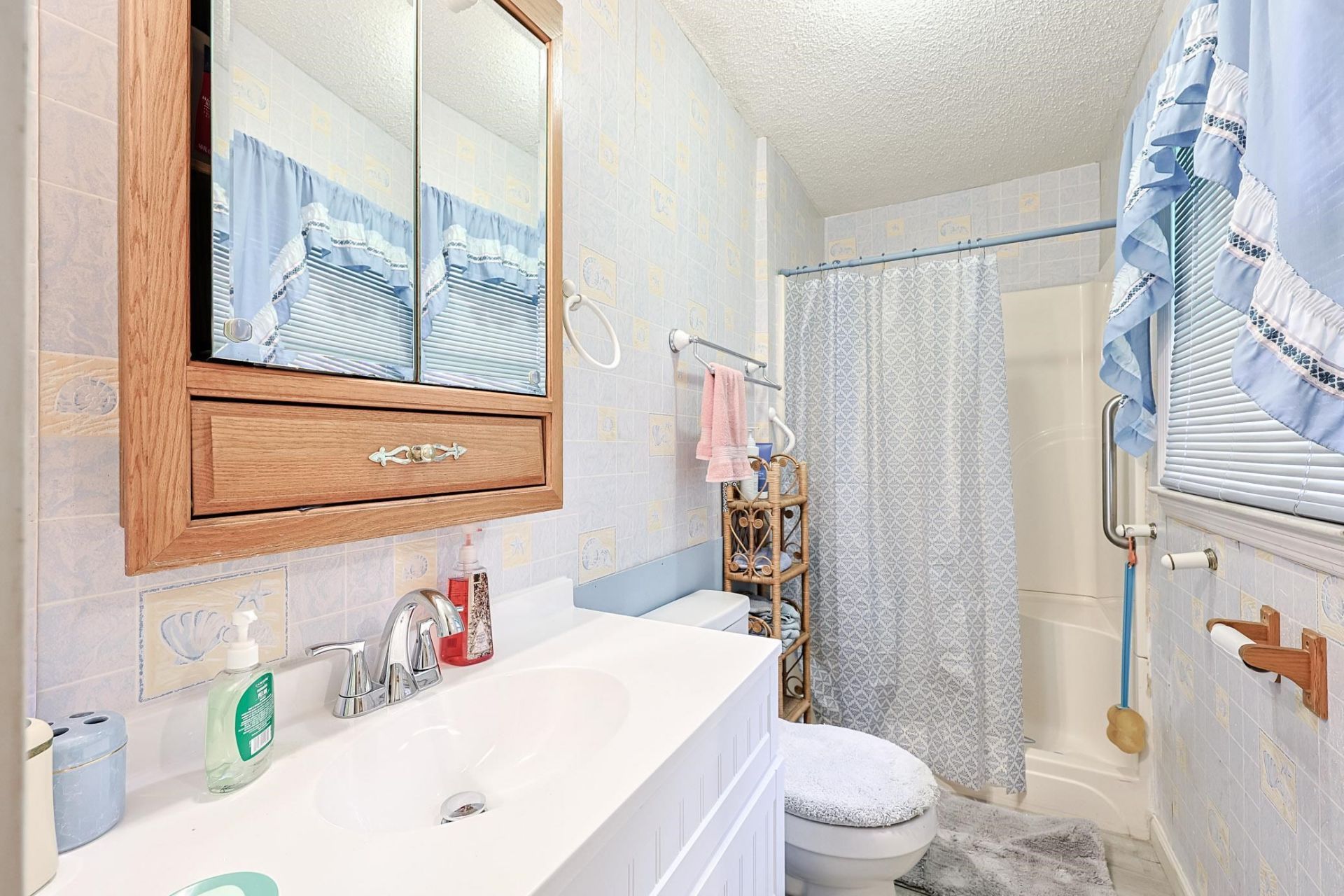 301 Waterside Dr.  Photo 12