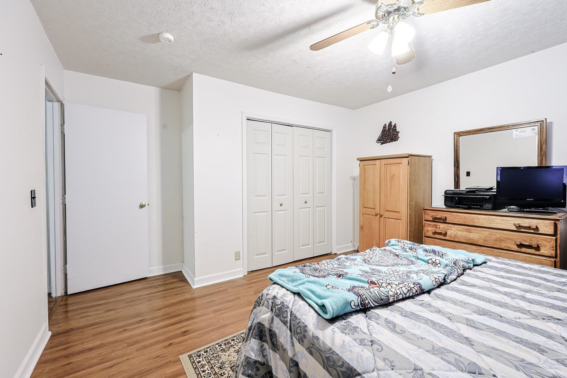 301 Waterside Dr.  Photo 16