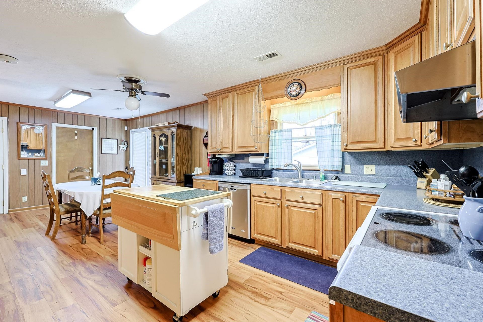 301 Waterside Dr.  Photo 23