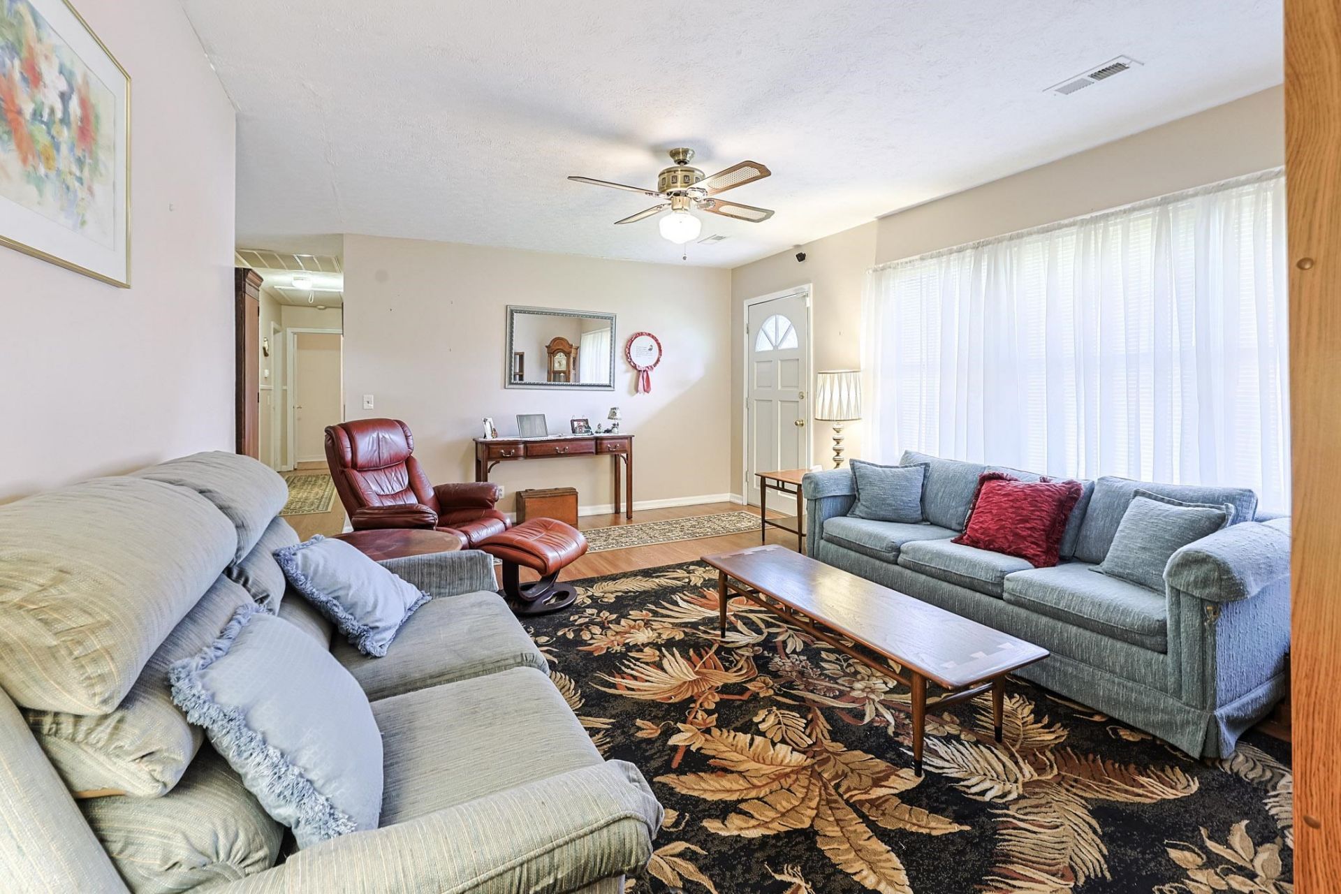301 Waterside Dr.  Photo 4