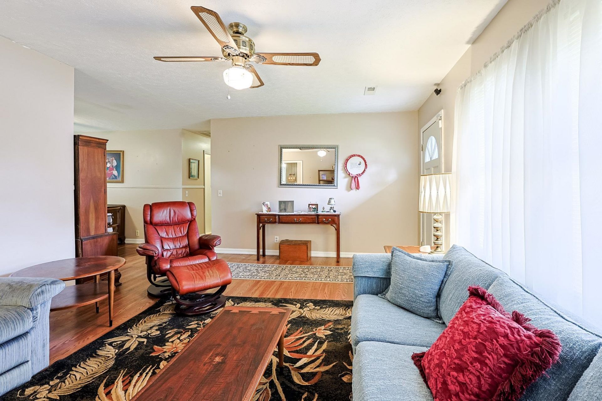 301 Waterside Dr.  Photo 5