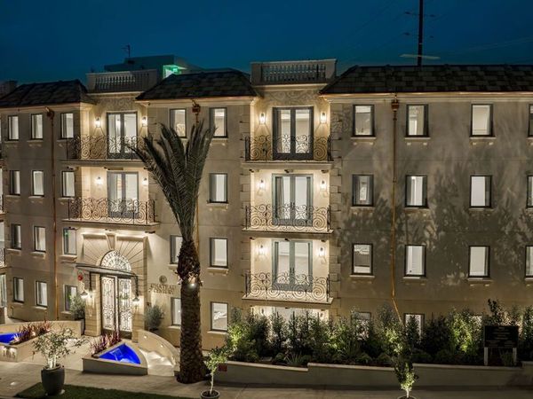 1825 Pandora Avenue, Unit PH 404, Los Angeles, CA 90025