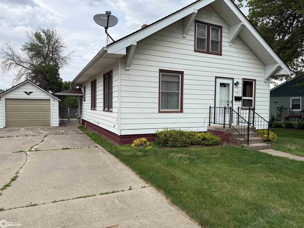 423 11th Street, Manning, IA 51455