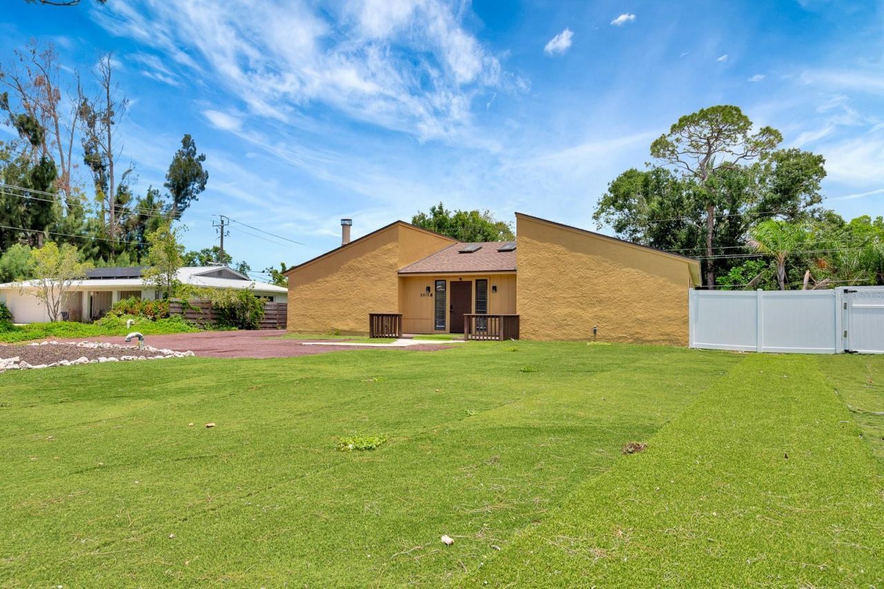 2315 Riverwood Pines Drive, Sarasota, FL 34231 Photo