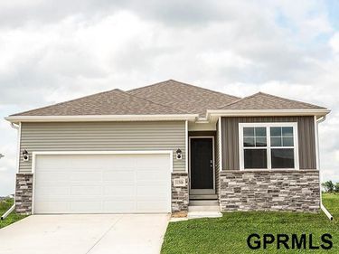 11973 S 114th Avenue, Papillion, NE 68046