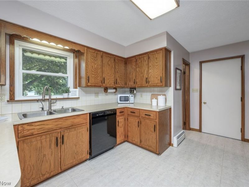 3937 Mctaggart Boulevard , Kent, OH 44240 Photo 8