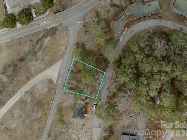 000 Toms Park Circle , Hendersonville, NC 28792