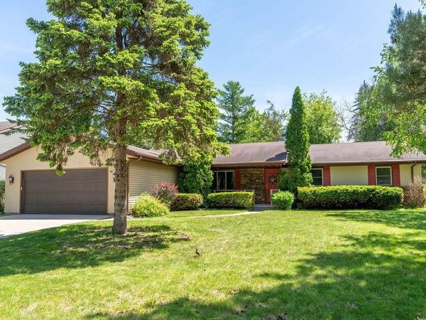 1032 PILGRIM ROAD, Neenah, WI 54956