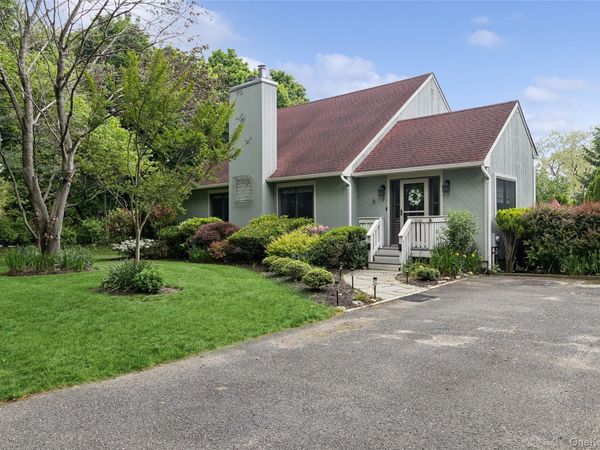 7 Eileen Circle , Riverhead, NY 11901