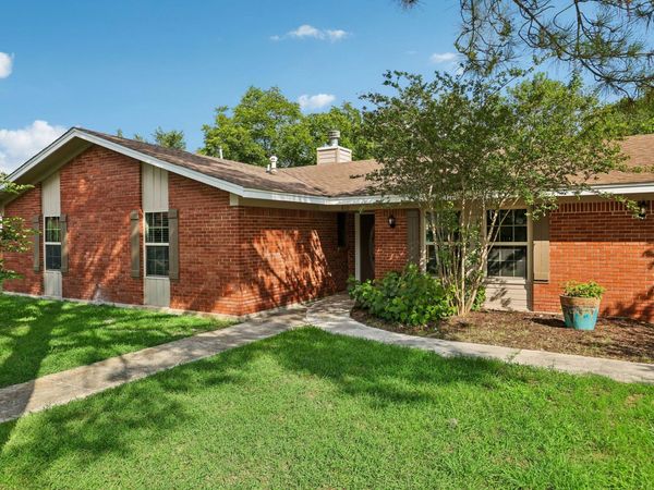 810 Vogel DR, Lockhart, TX 78644