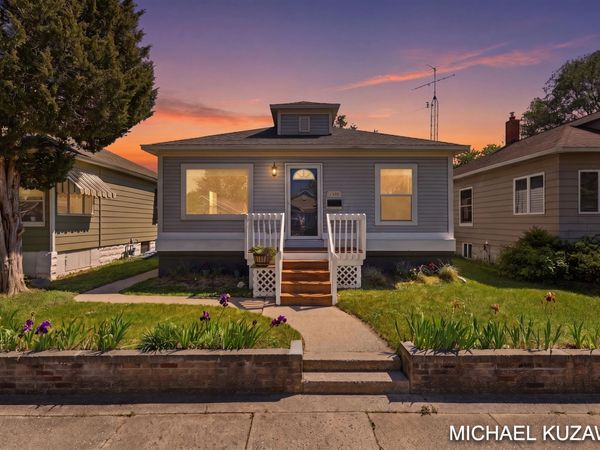 1438 Pennoyer Avenue, Grand Haven, MI 49417