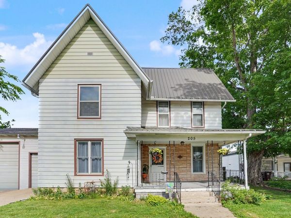 205 N Walnut Street, Maquoketa, IA 52060