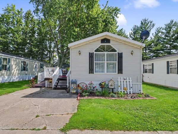 49 Coachman Drive, Monticello, IL 61856