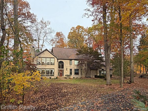 2018 Pine Hollow Trail, Brighton Township, Mi 48114