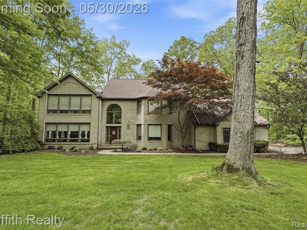 2018 Pine Hollow Trail , Brighton Twp, MI 48114
