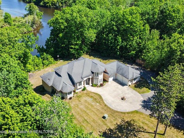 10791 W Jolly Road, Lansing, MI 48911