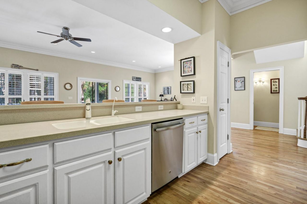 3332 Myrtle Street Photo 12