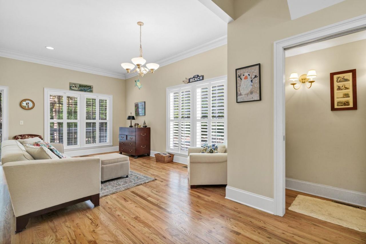 3332 Myrtle Street Photo 17