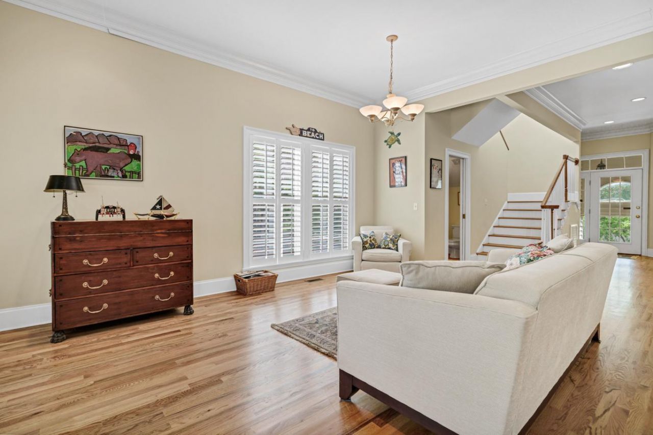3332 Myrtle Street Photo 24