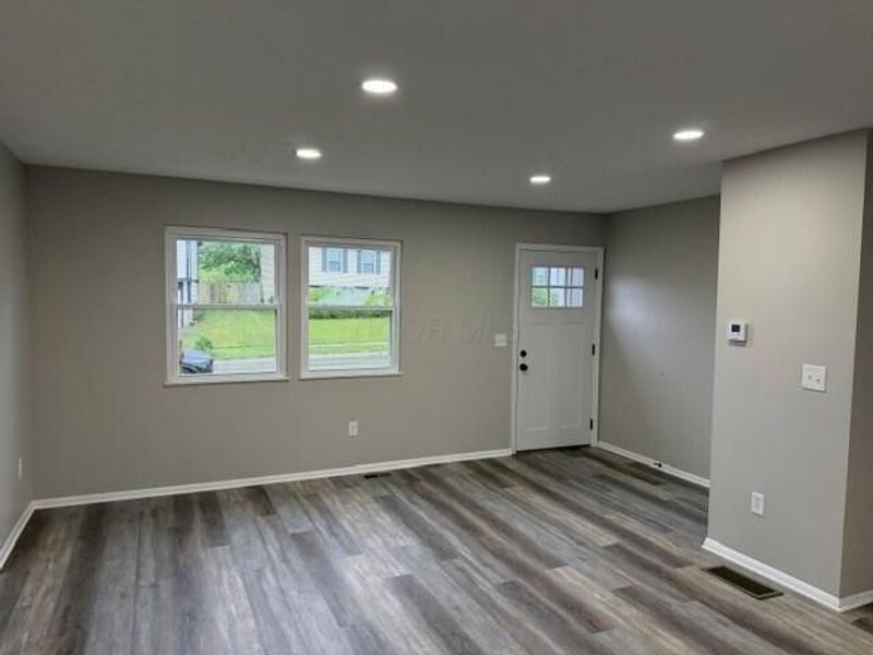 2142 Summer Breeze Drive , Columbus, OH 43223 Photo 9