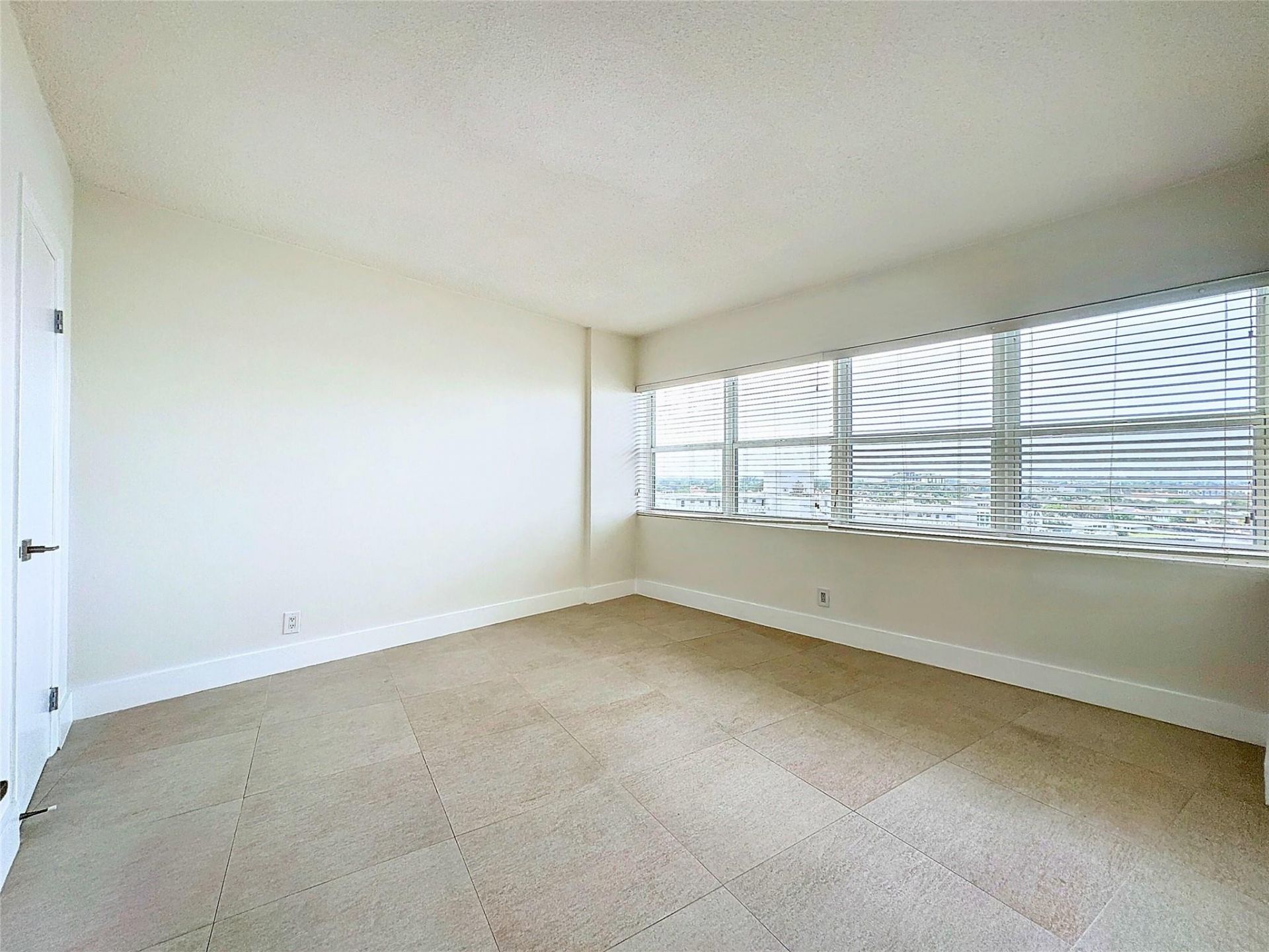 3250 NE 28th Street, Unit 809, Fort Lauderdale, FL 33308 Photo