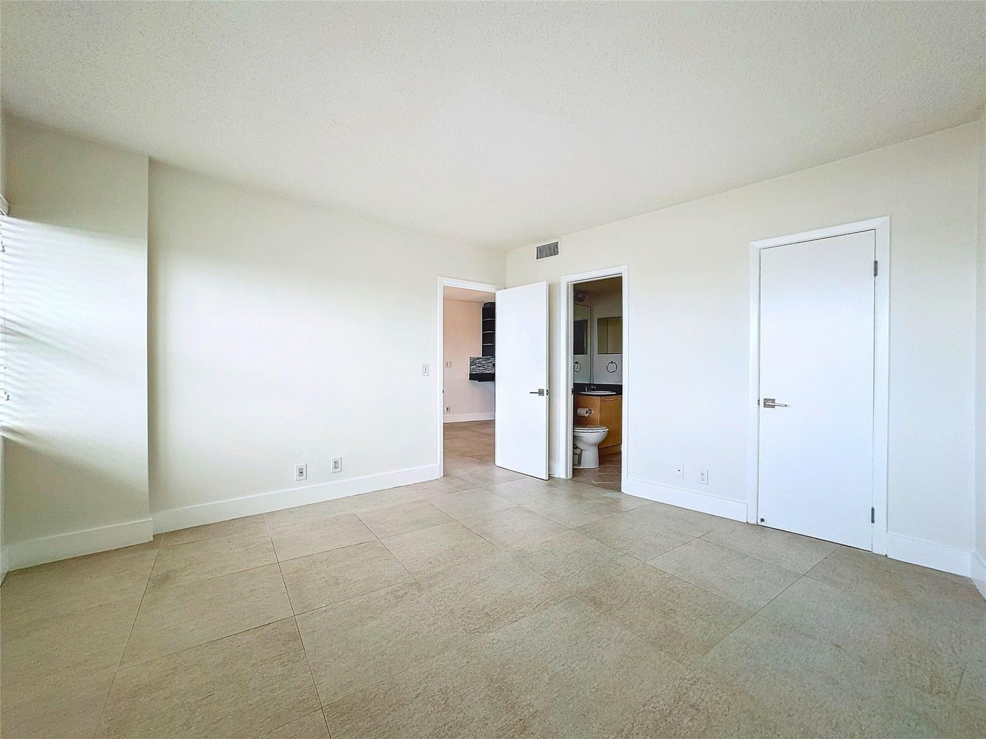 3250 NE 28th Street, Unit 809, Fort Lauderdale, FL 33308 Photo