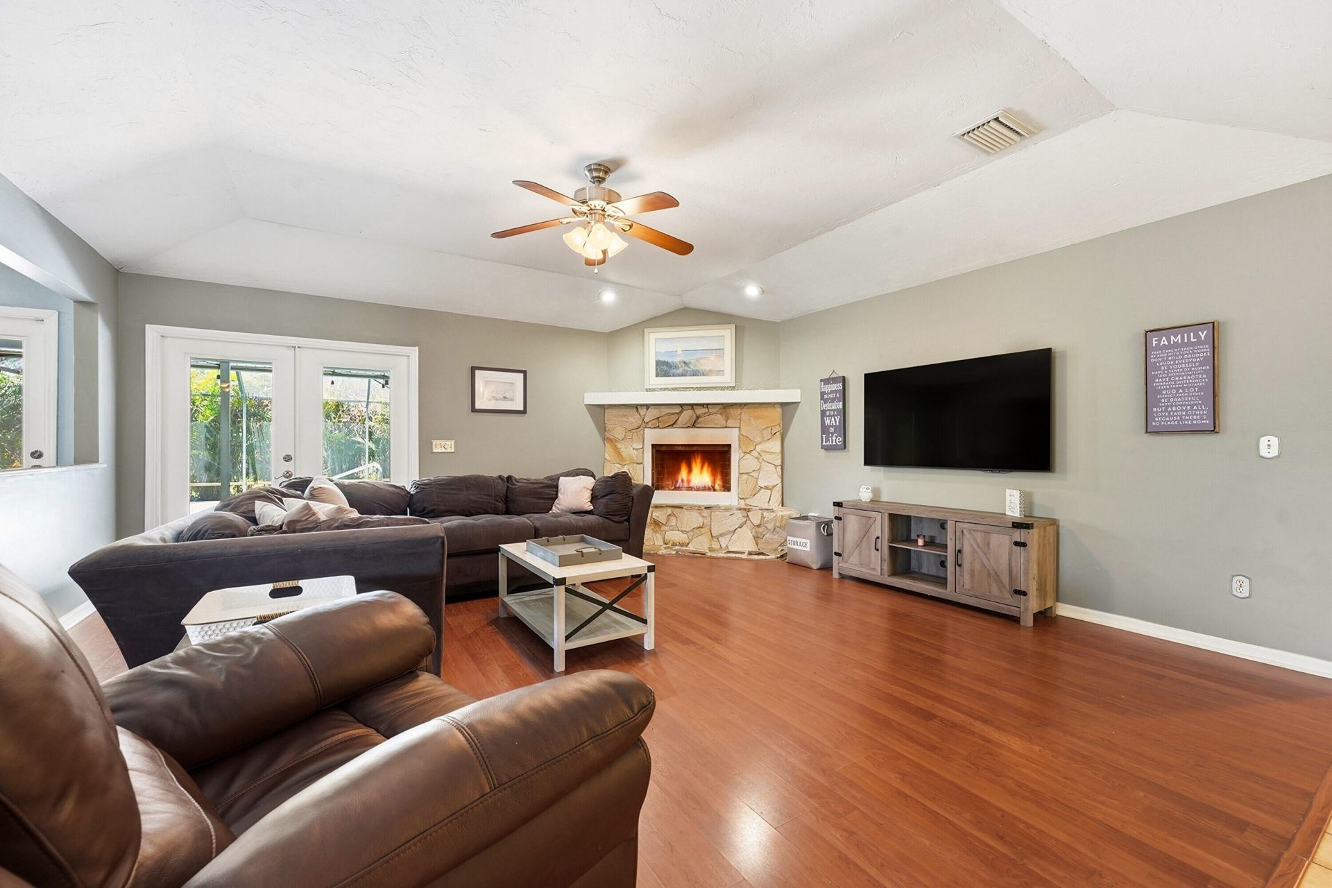 724 24th Square, Vero Beach, FL 32962 Photo