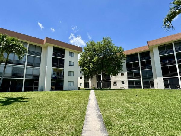5981 Vía Vermilya, Unit 208, Lantana, FL 33462