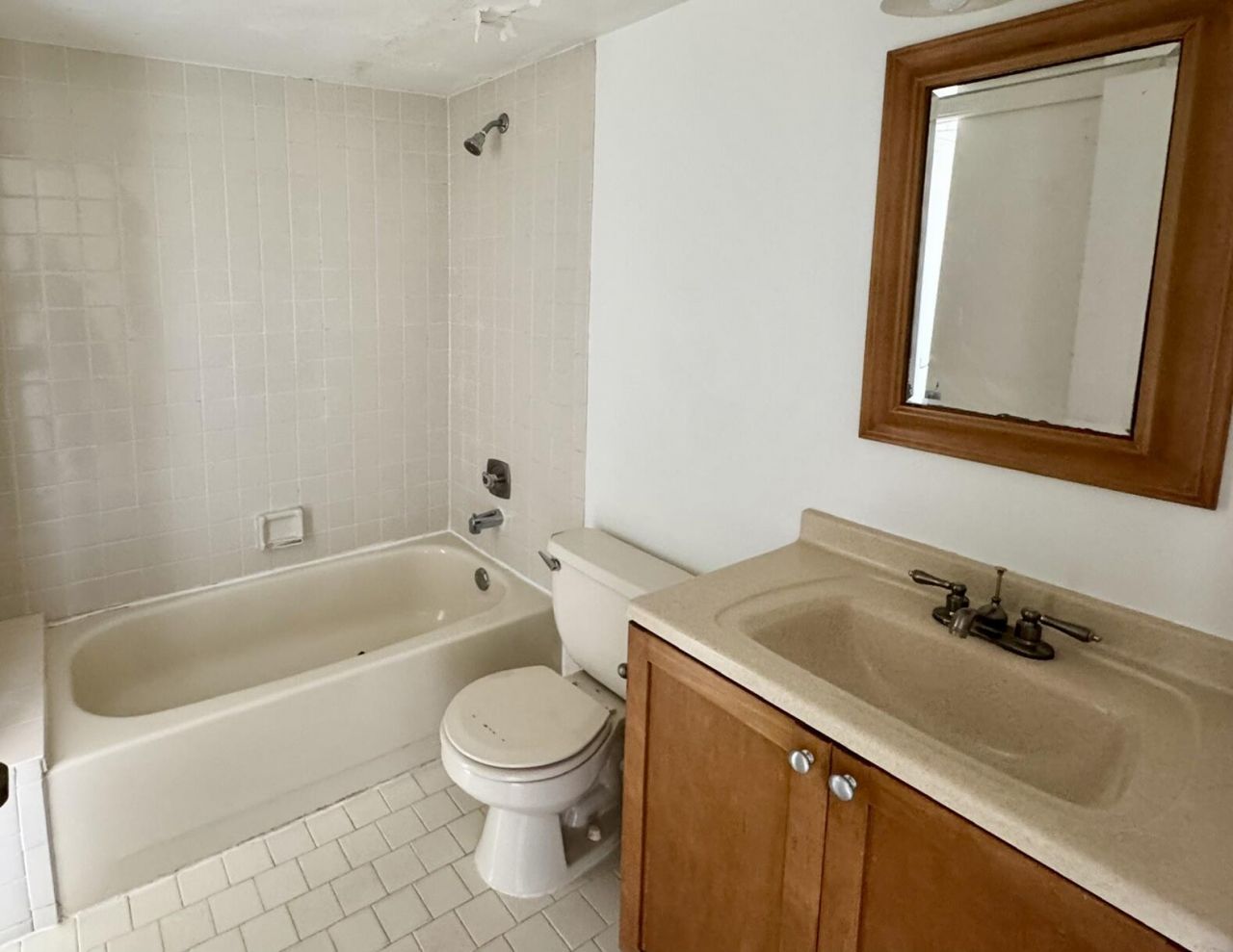 5981 Vía Vermilya, Unit 208, Lantana, FL 33462 Photo